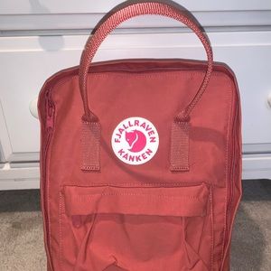 BRAND NEW NEVER USED KÅNKEN TOTEBACK!!!!